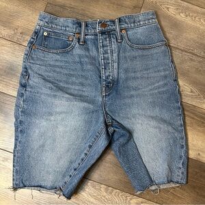 Women’s Madewell denim shorts. Size 26. And WT. ￼